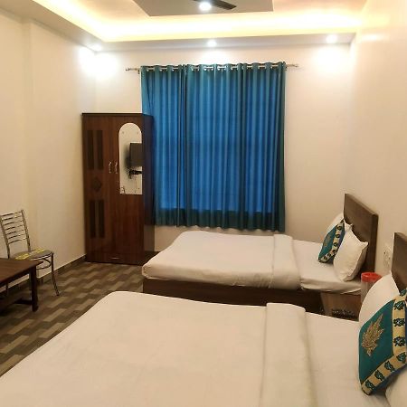 Nv Palace Hotel Vrindavan Luaran gambar