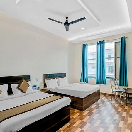 Nv Palace Hotel Vrindavan Luaran gambar