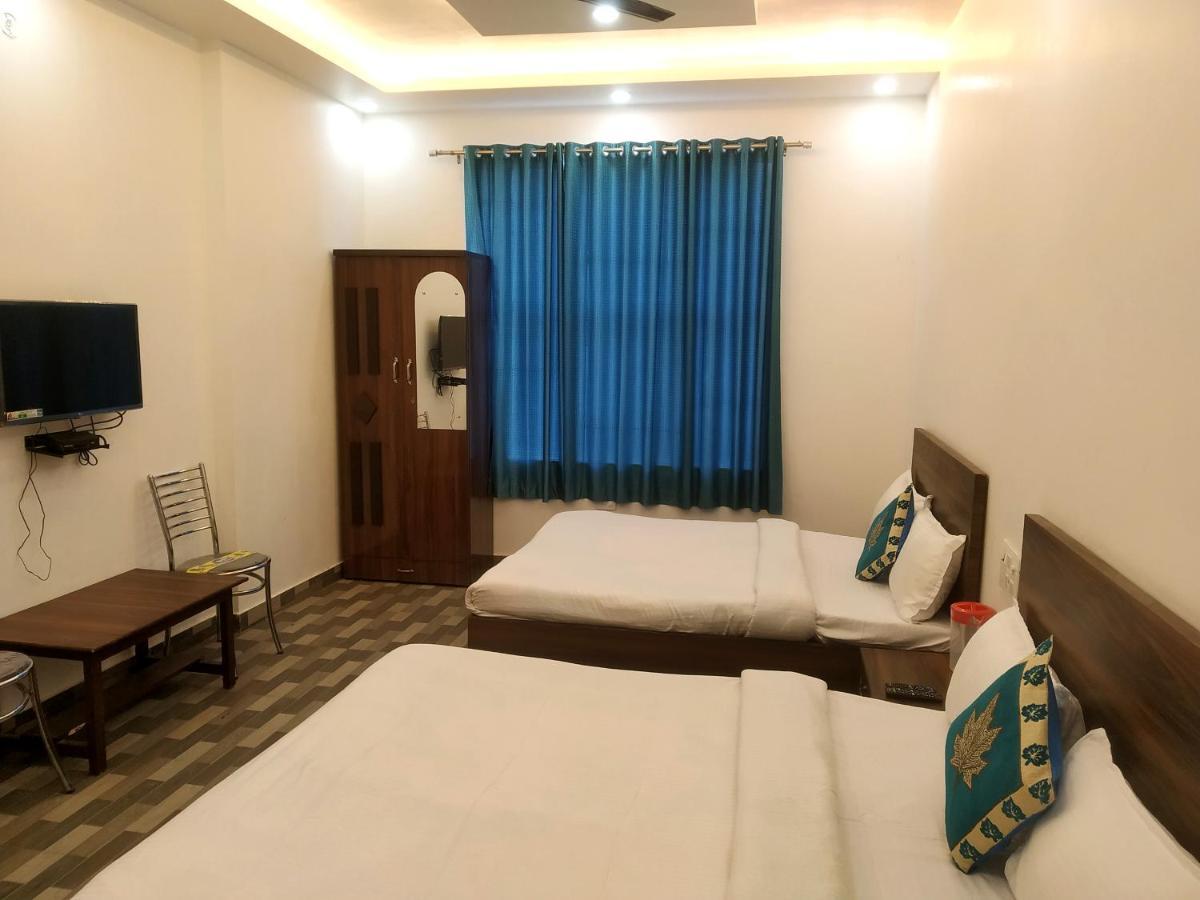 Nv Palace Hotel Vrindavan Luaran gambar