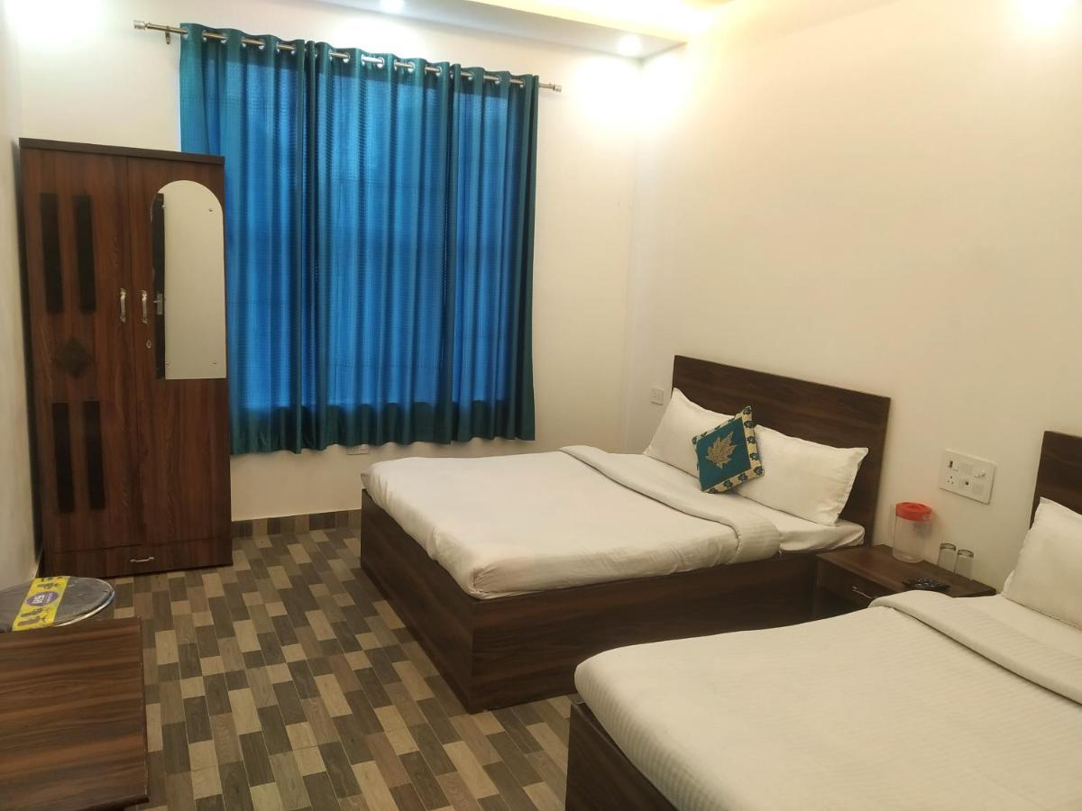 Nv Palace Hotel Vrindavan Luaran gambar