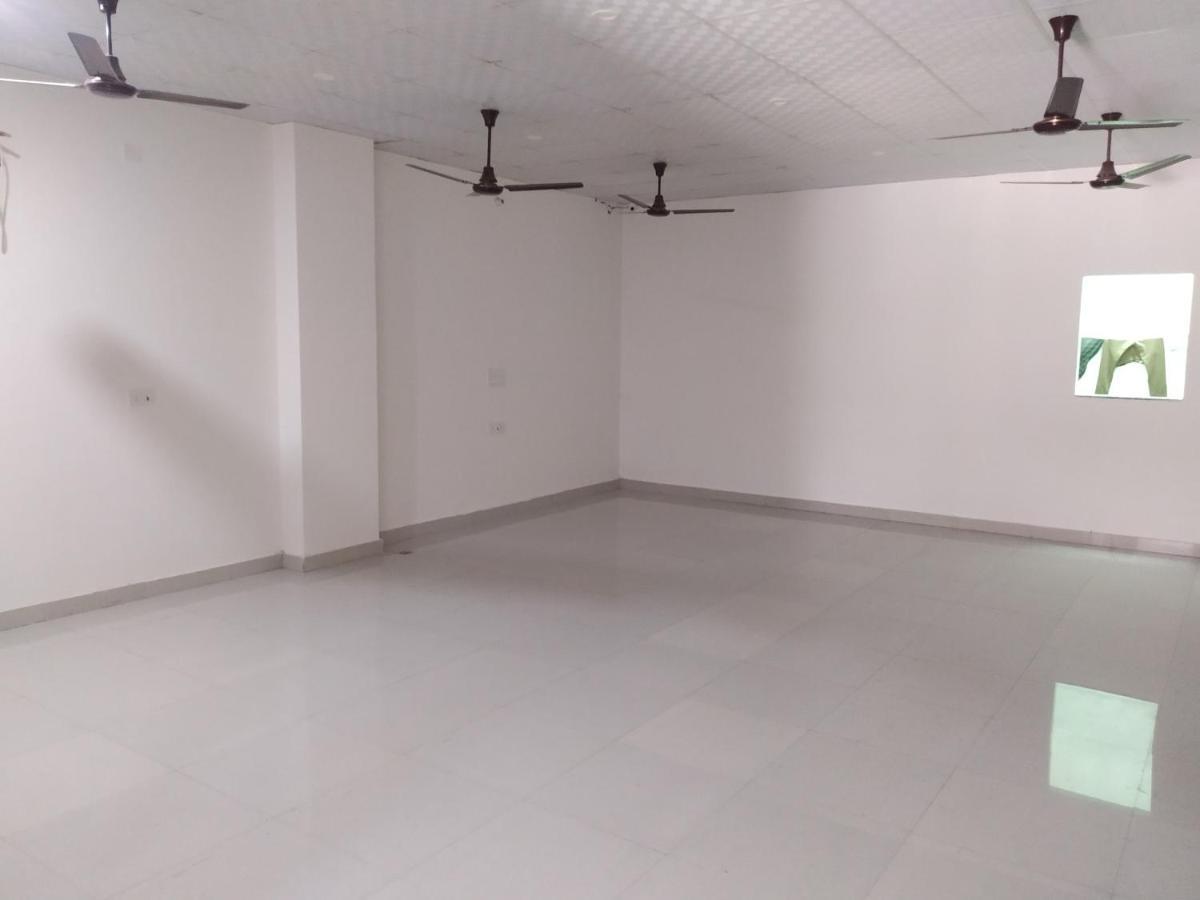 Nv Palace Hotel Vrindavan Luaran gambar