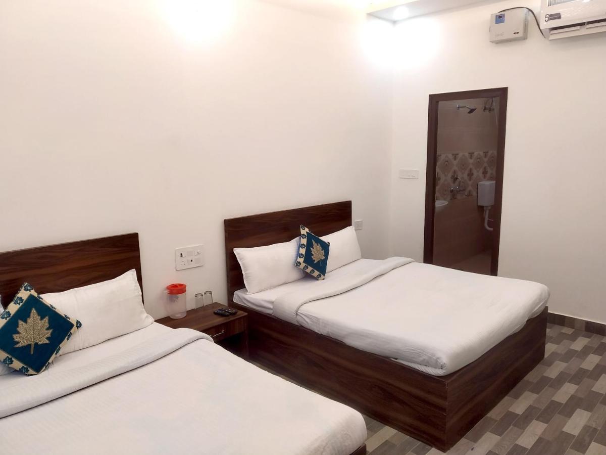 Nv Palace Hotel Vrindavan Luaran gambar