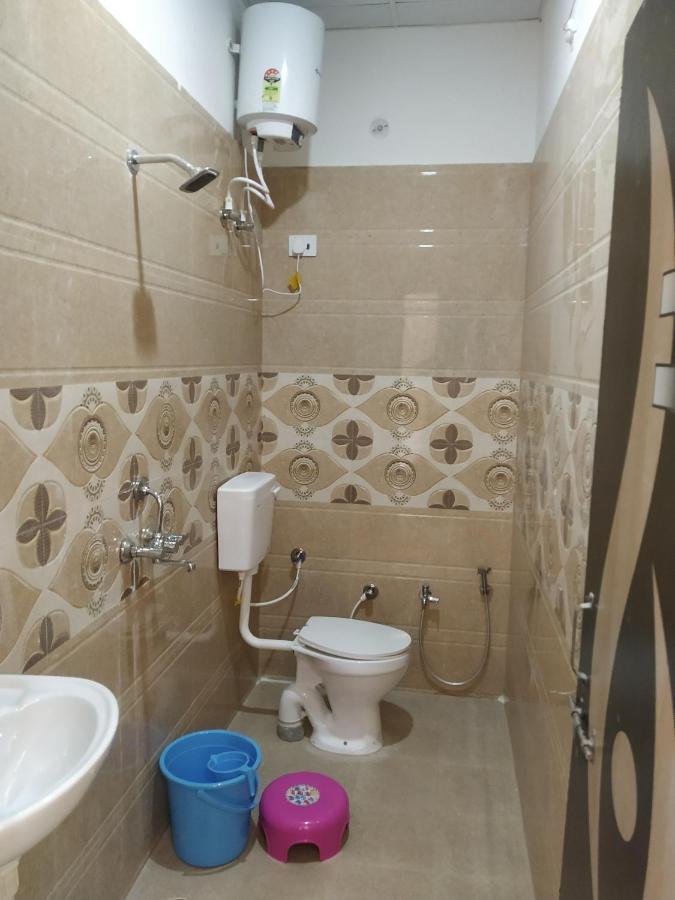 Nv Palace Hotel Vrindavan Luaran gambar